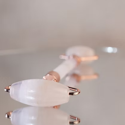 rose quartz face roller